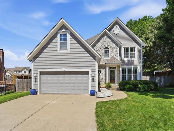 11824 W 112TH Terrace, Overland Park, KS 66210