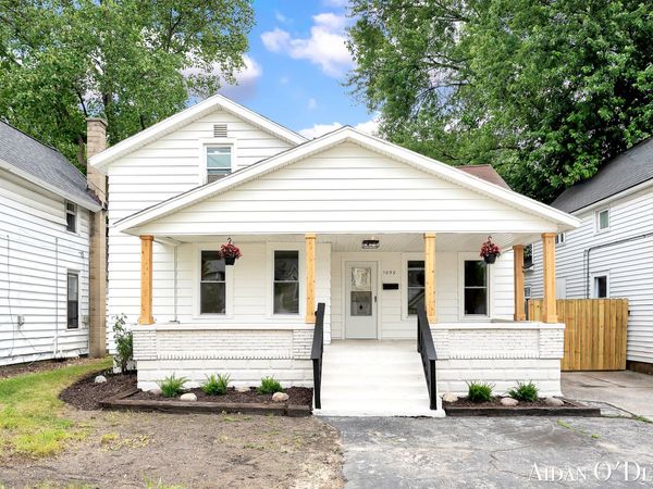 1050 Broadway Avenue NW, Grand Rapids, MI 49504