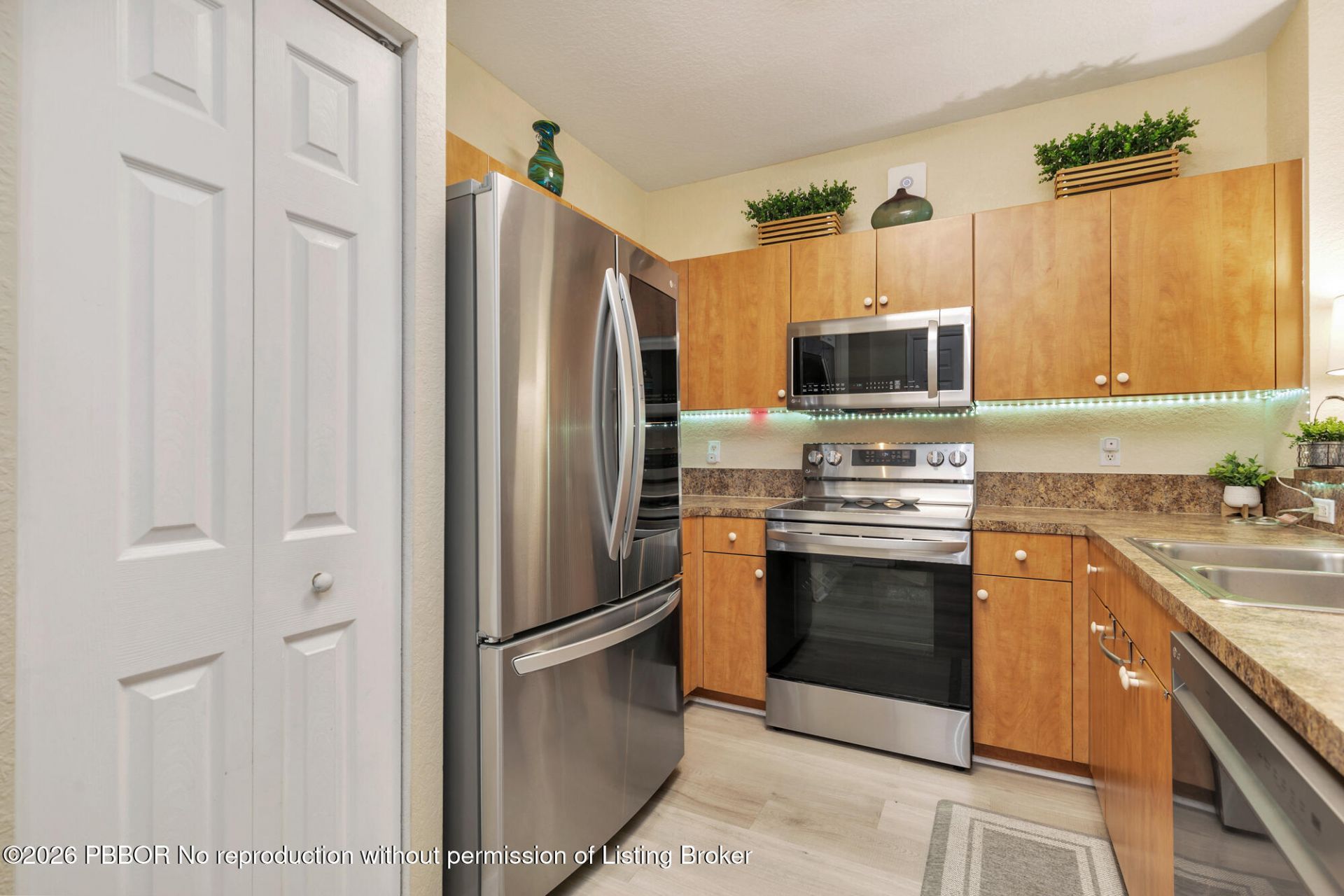 3725 Oleander Terrace, Unit 3725, Riviera Beach, FL 33404 Photo