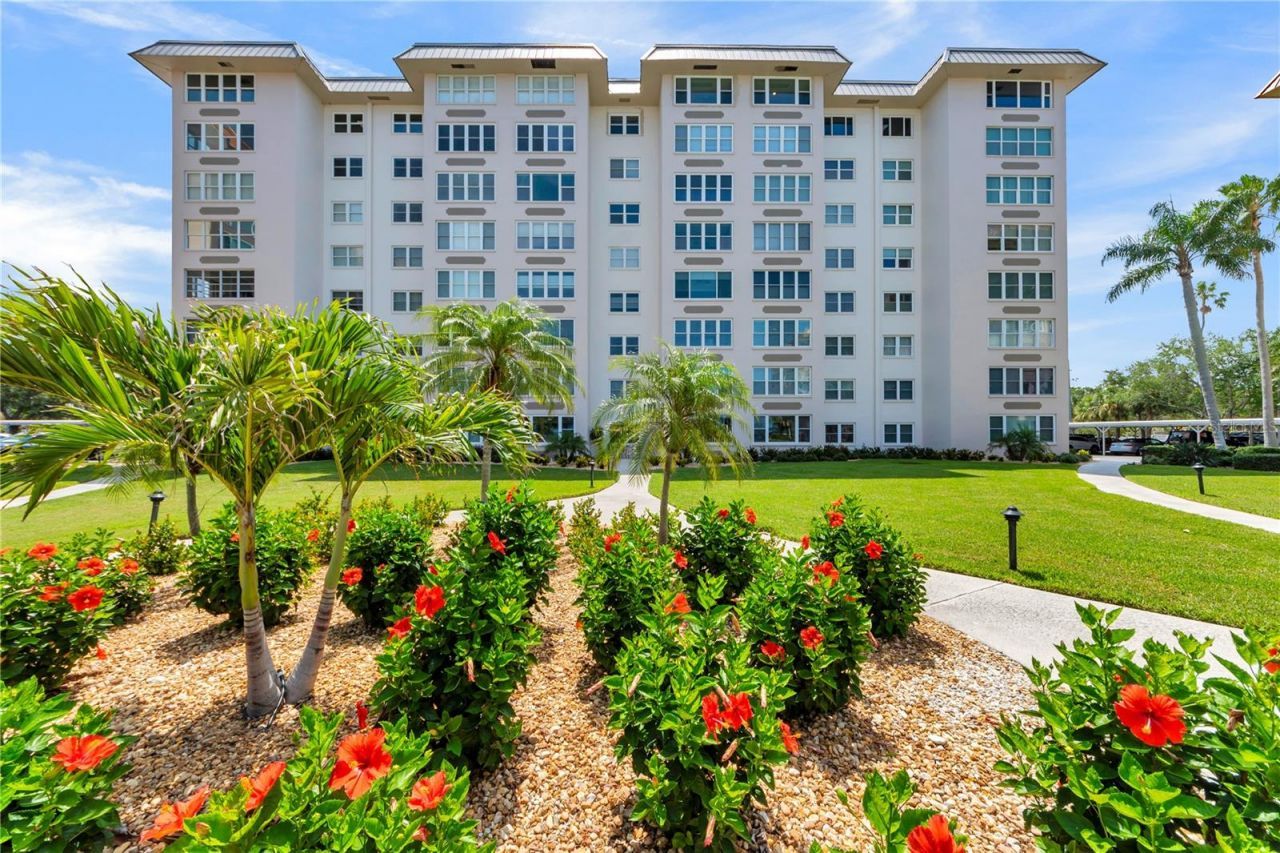 622 EDGEWATER DRIVE Dunedin, FL 34698