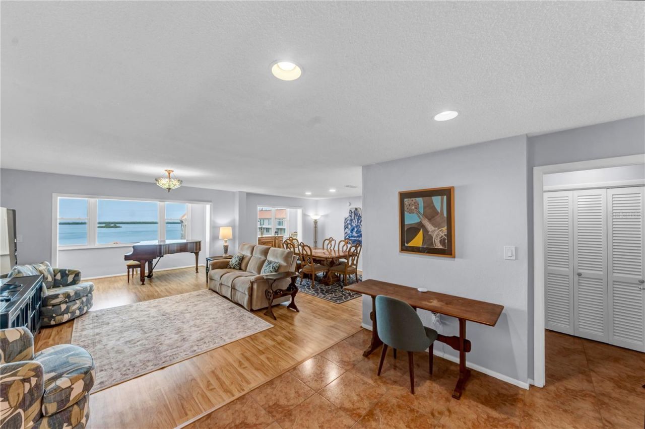 622 Edgewater Drive, Unit 823, Dunedin, FL 34698 Photo
