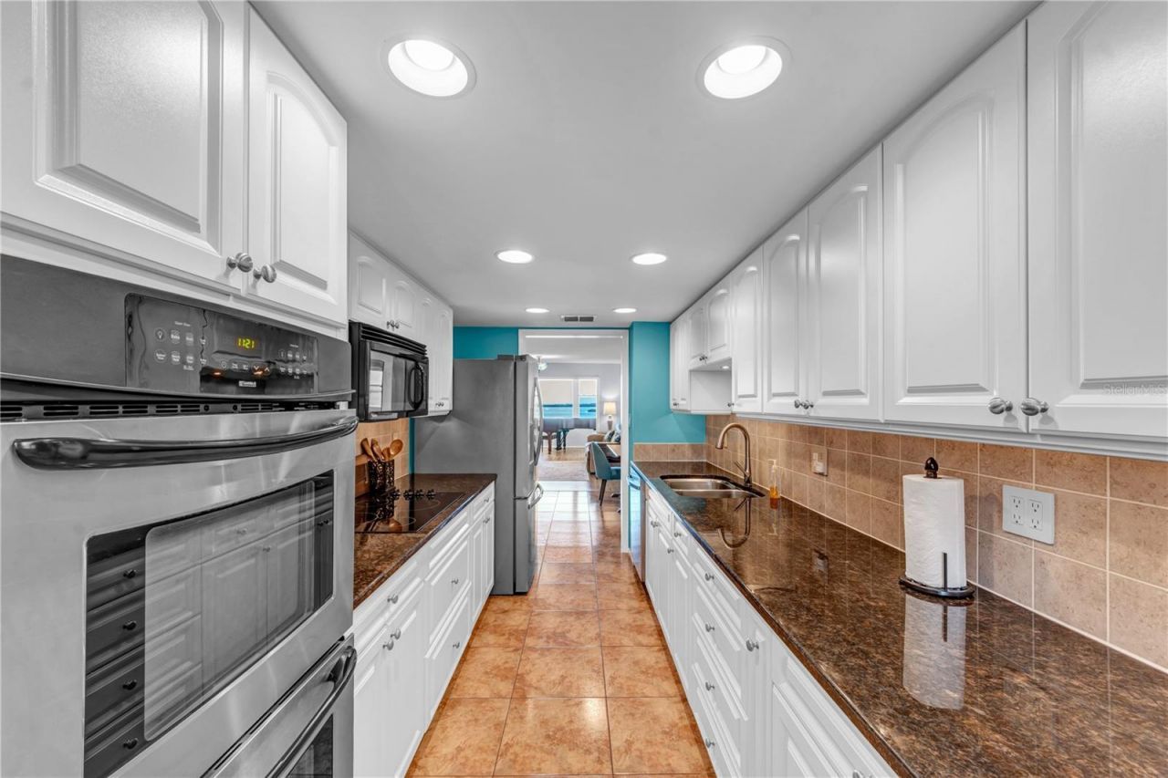 622 Edgewater Drive, Unit 823, Dunedin, FL 34698 Photo