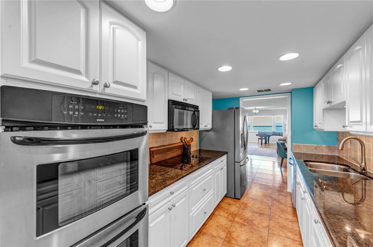 622 Edgewater Drive, Unit 823, Dunedin, FL 34698 Photo