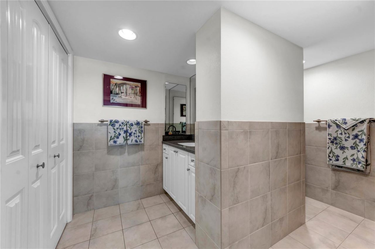 622 Edgewater Drive, Unit 823, Dunedin, FL 34698 Photo