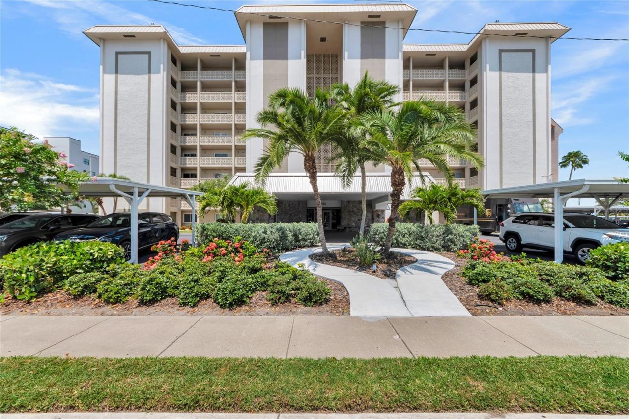 622 Edgewater Drive, Unit 823, Dunedin, FL 34698 Photo