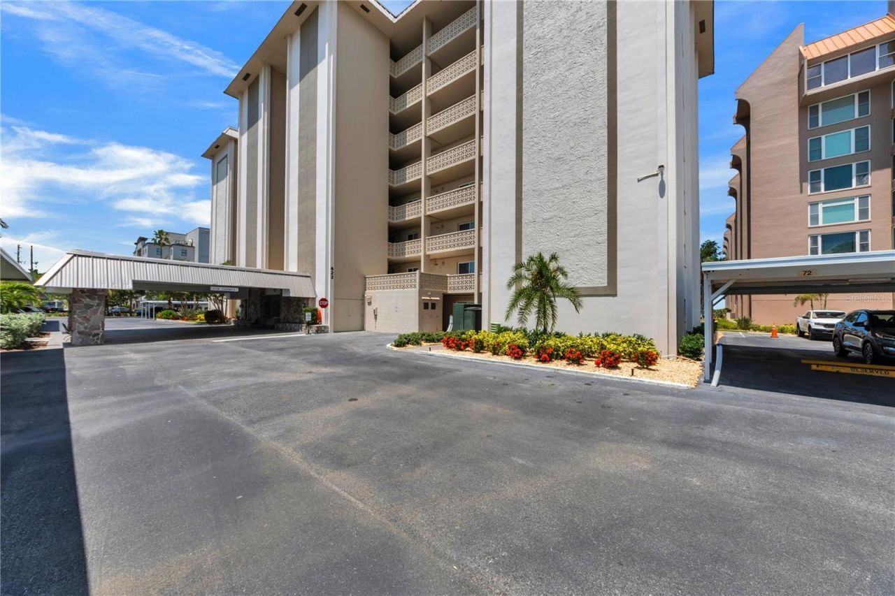 622 Edgewater Drive, Unit 823, Dunedin, FL 34698 Photo