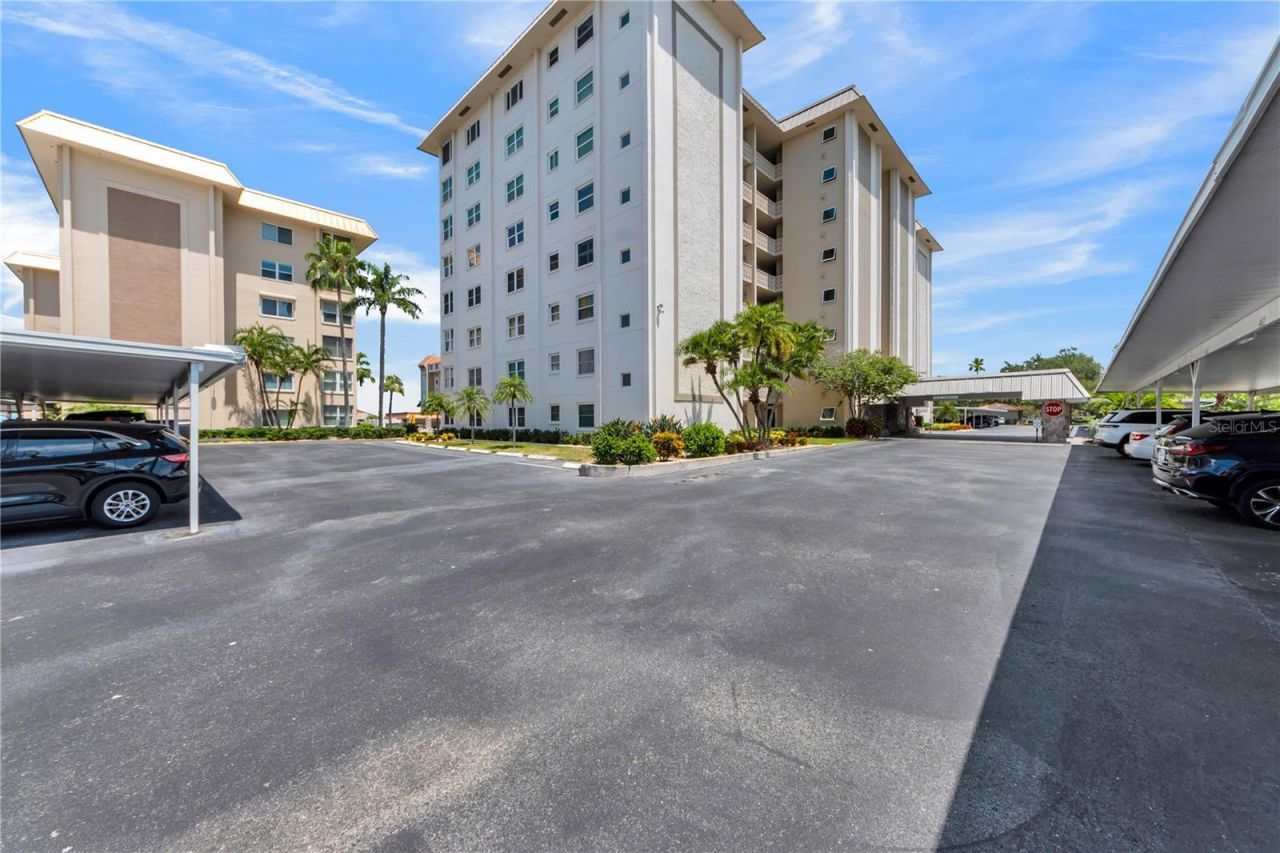 622 Edgewater Drive, Unit 823, Dunedin, FL 34698 Photo