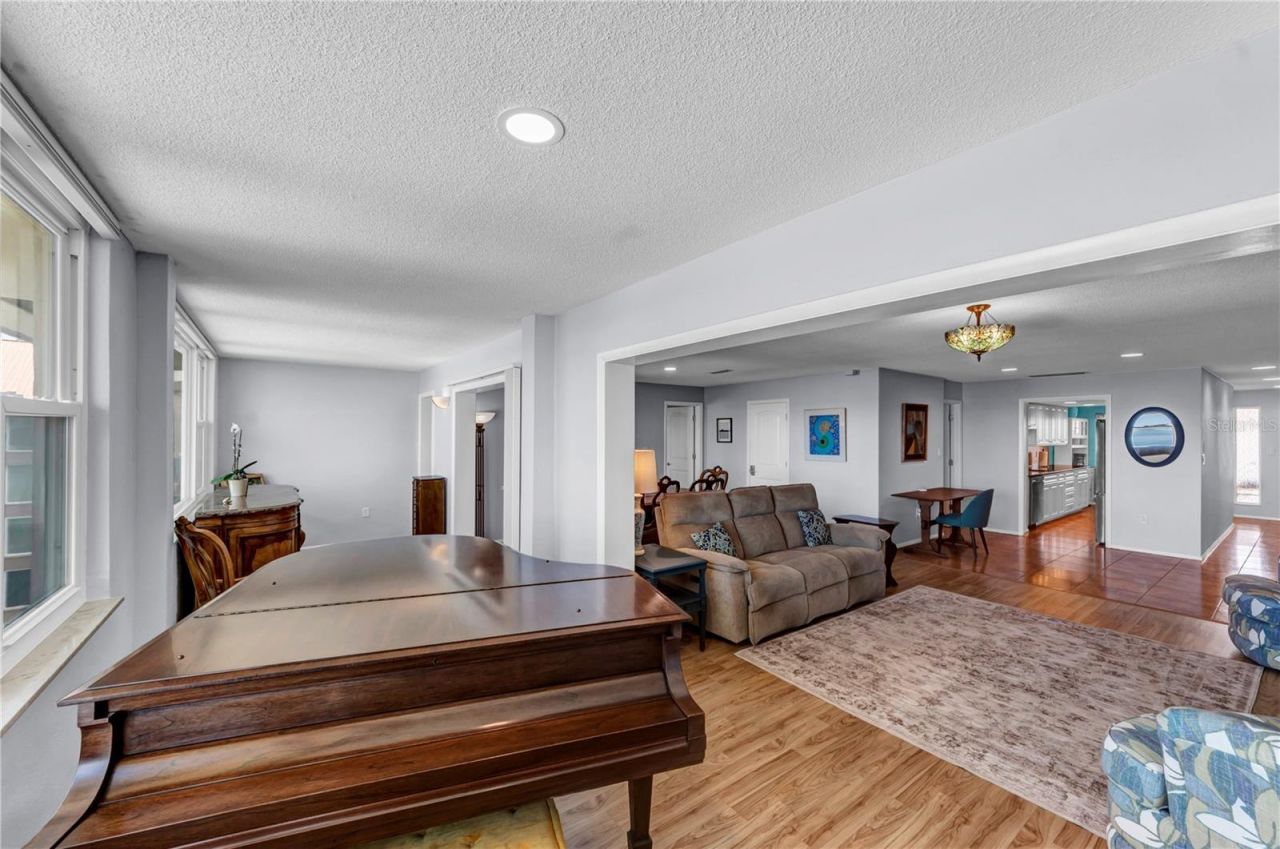 622 Edgewater Drive, Unit 823, Dunedin, FL 34698 Photo