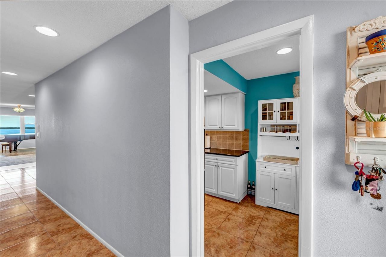 622 Edgewater Drive, Unit 823, Dunedin, FL 34698 Photo