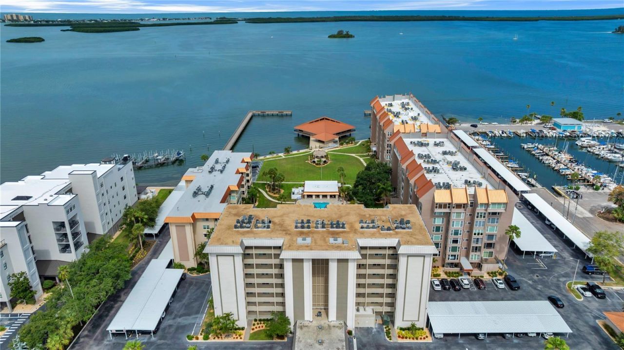 622 Edgewater Drive, Unit 823, Dunedin, FL 34698 Photo