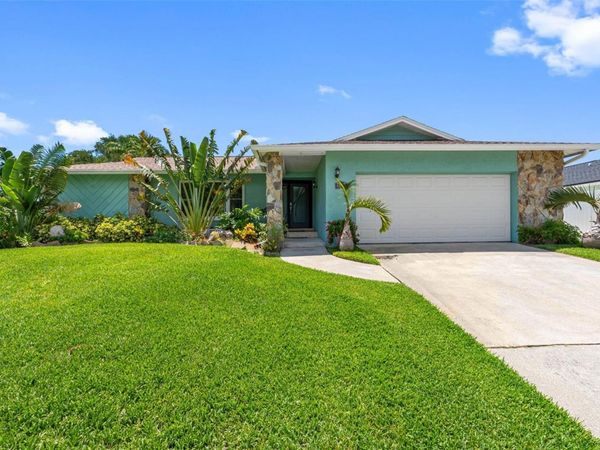 7992 BAYSHORE DRIVE, SEMINOLE, FL 33776