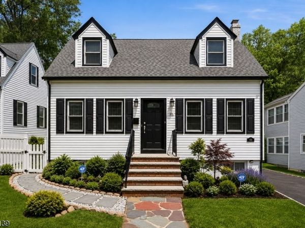 48 W Cedar St, Livingston, NJ 07039