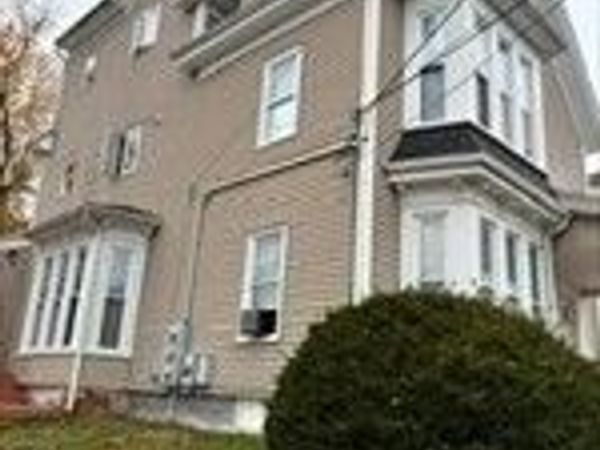 15 First St, Brockton, MA 02301