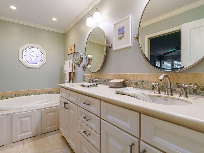 206 Green Springs Drive, Columbus, OH 43235 Photo 14