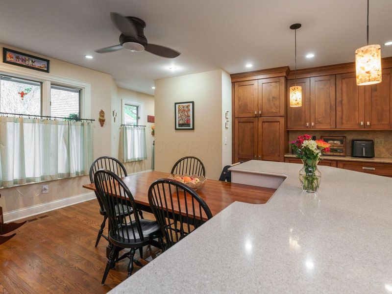 206 Green Springs Drive, Columbus, OH 43235 Photo 4