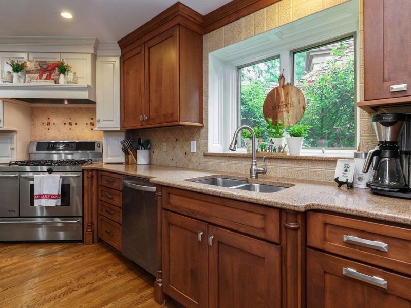 206 Green Springs Drive, Columbus, OH 43235 Photo 7