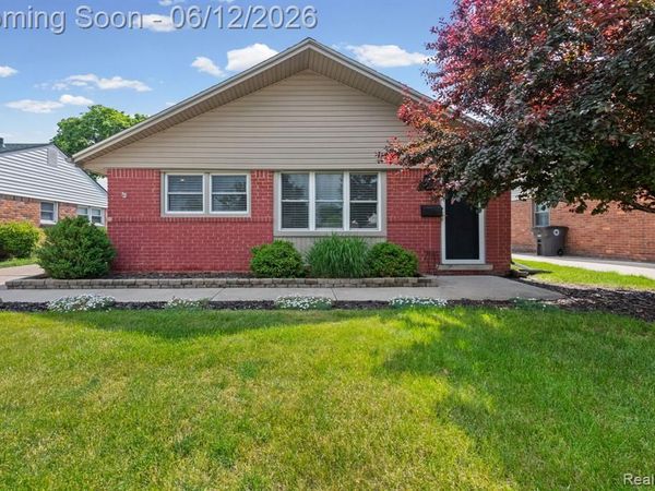 18525 Hinton Street, Riverview, MI 48193