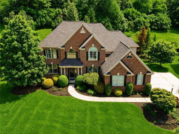 1801 Constitution Blvd, Valencia, PA 16059