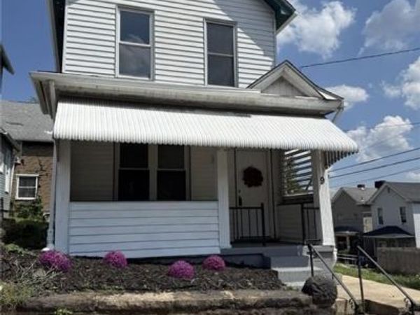 9 E Gaskill Ave , Jeannette, PA 15644