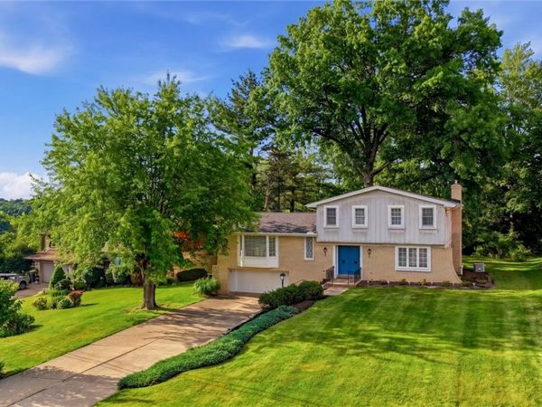 480 Herbst Manor Rd, Coraopolis, PA 15108