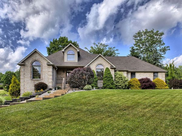105 Oak Hill Road, Greensburg, PA 15601