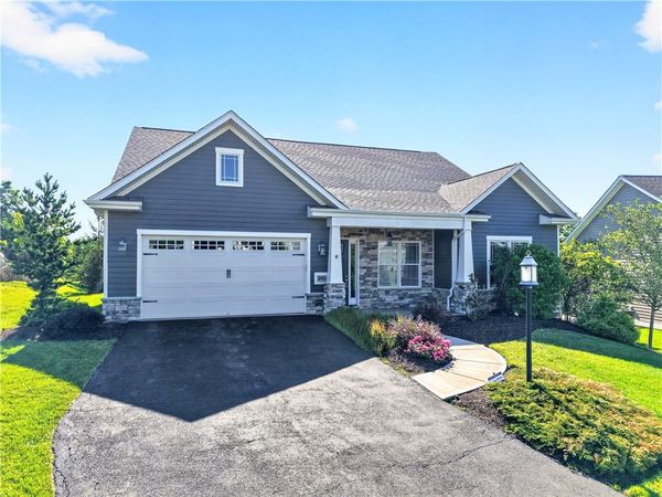 202 Indian Ridge Ln, Canonsburg, PA 15317
