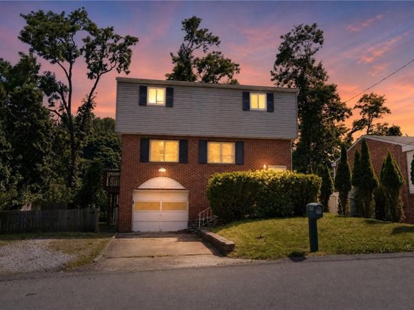 247 Golden Gate Dr, Verona, PA 15147