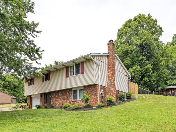 146 Nursery Ln, Butler, PA 16002