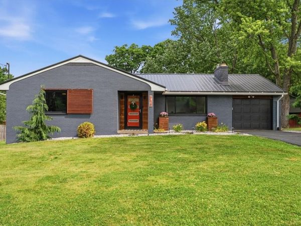 116 Arrowhead Dr, Beaver Falls, PA 15010