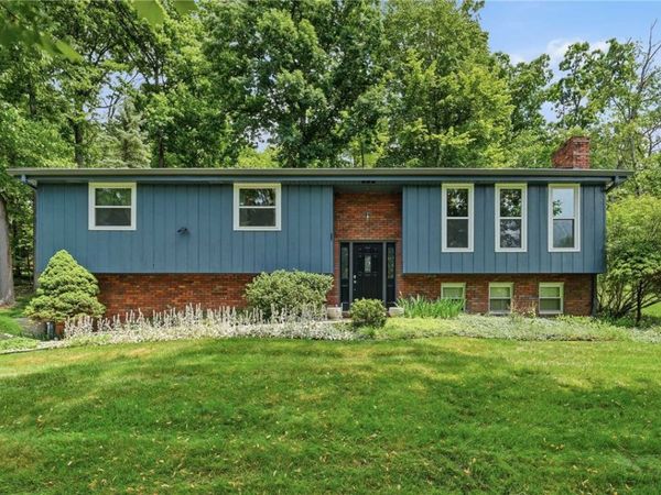 225 Woodcroft Rd, Baden, PA 15005