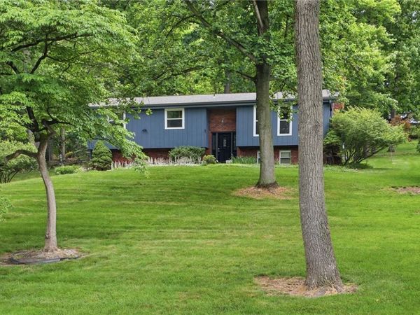 225 Woodcroft Rd, Baden, PA 15005