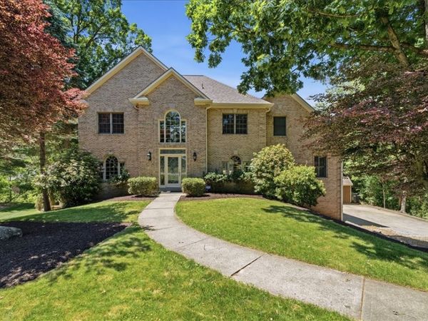 267 Seasons Dr, Wexford, PA 15090