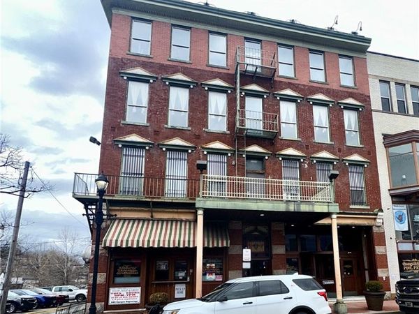 92 W Main Street, Unit 209, Uniontown, PA 15401