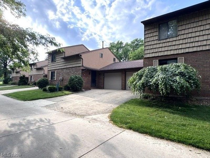305 Guys Run Road, Unit 305, Akron, OH 44319 Photo 2