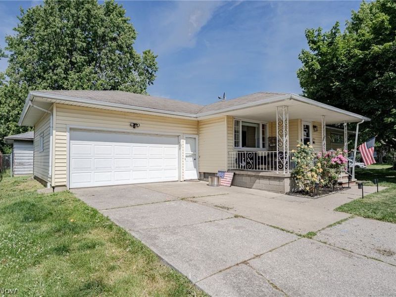 2810 Utica Avenue , Lorain, OH 44052 Photo 2