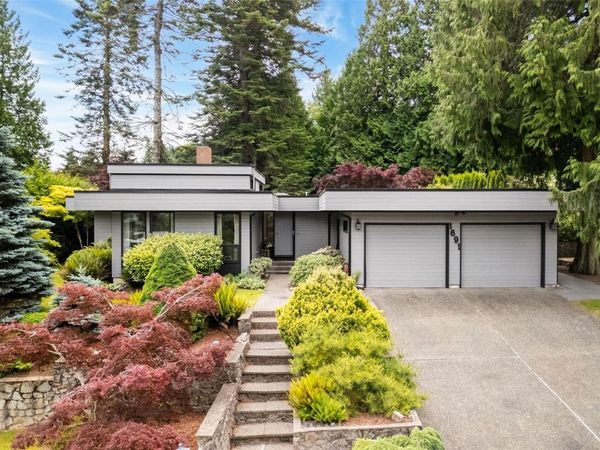 1691 Cresswell Dr , North Saanich, BC V8L 4L4