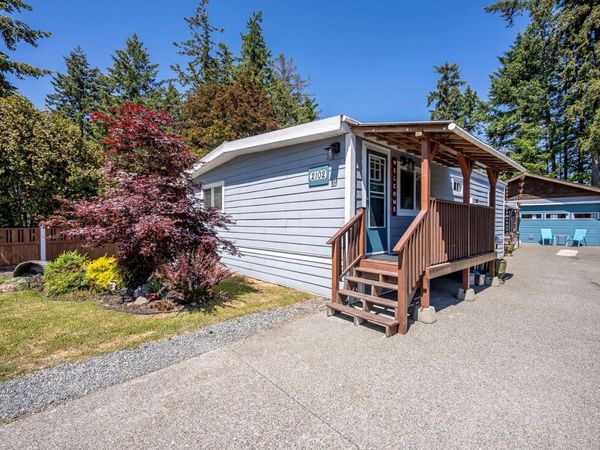 2102 Stadacona Dr , Comox, BC V9M 3P7