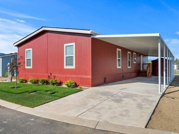 300 Luman Road, Unit 177, Phoenix, OR 97535