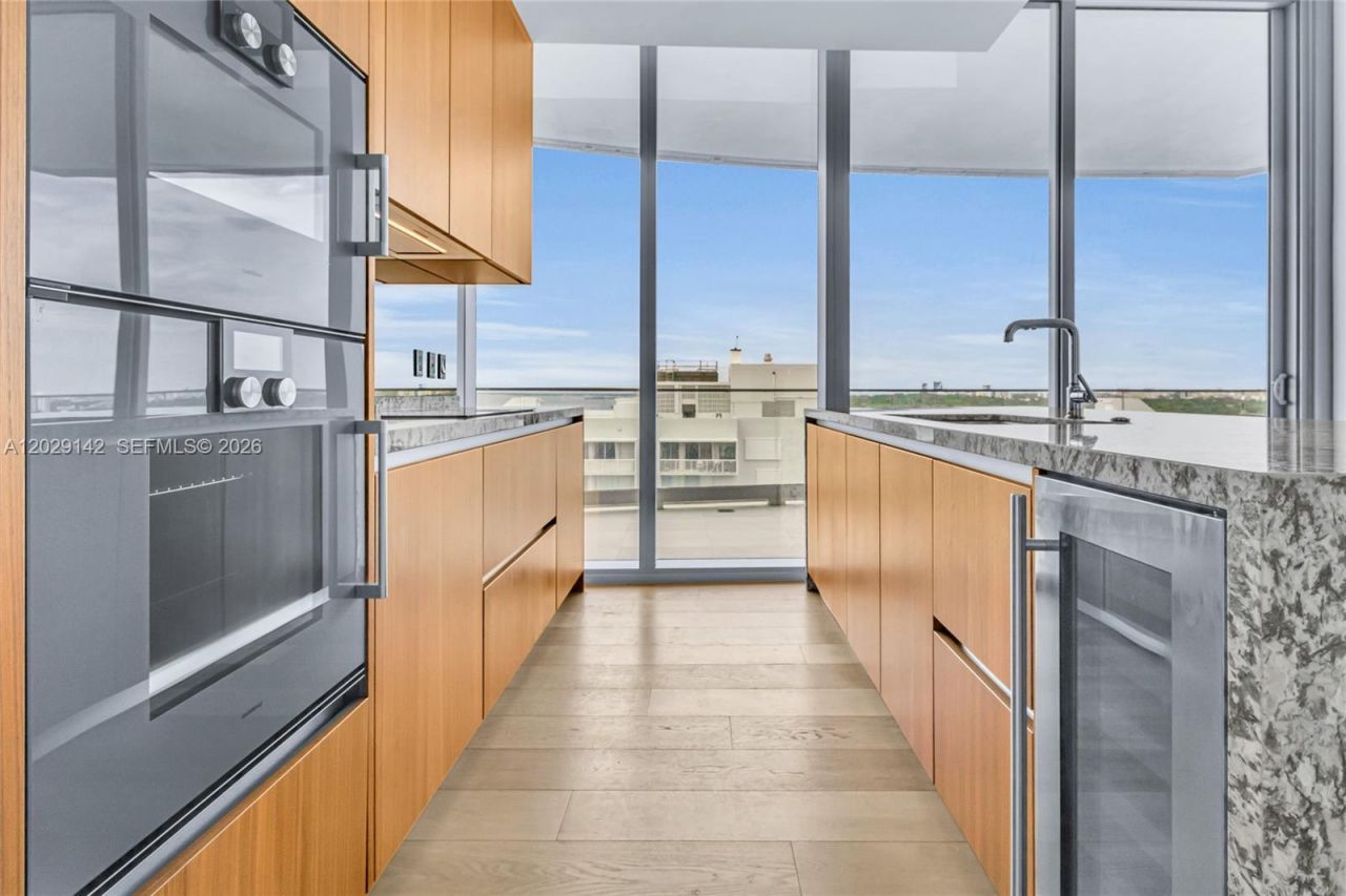 175 SE 25 Rd, Unit 1103, Miami, FL 33129 Photo