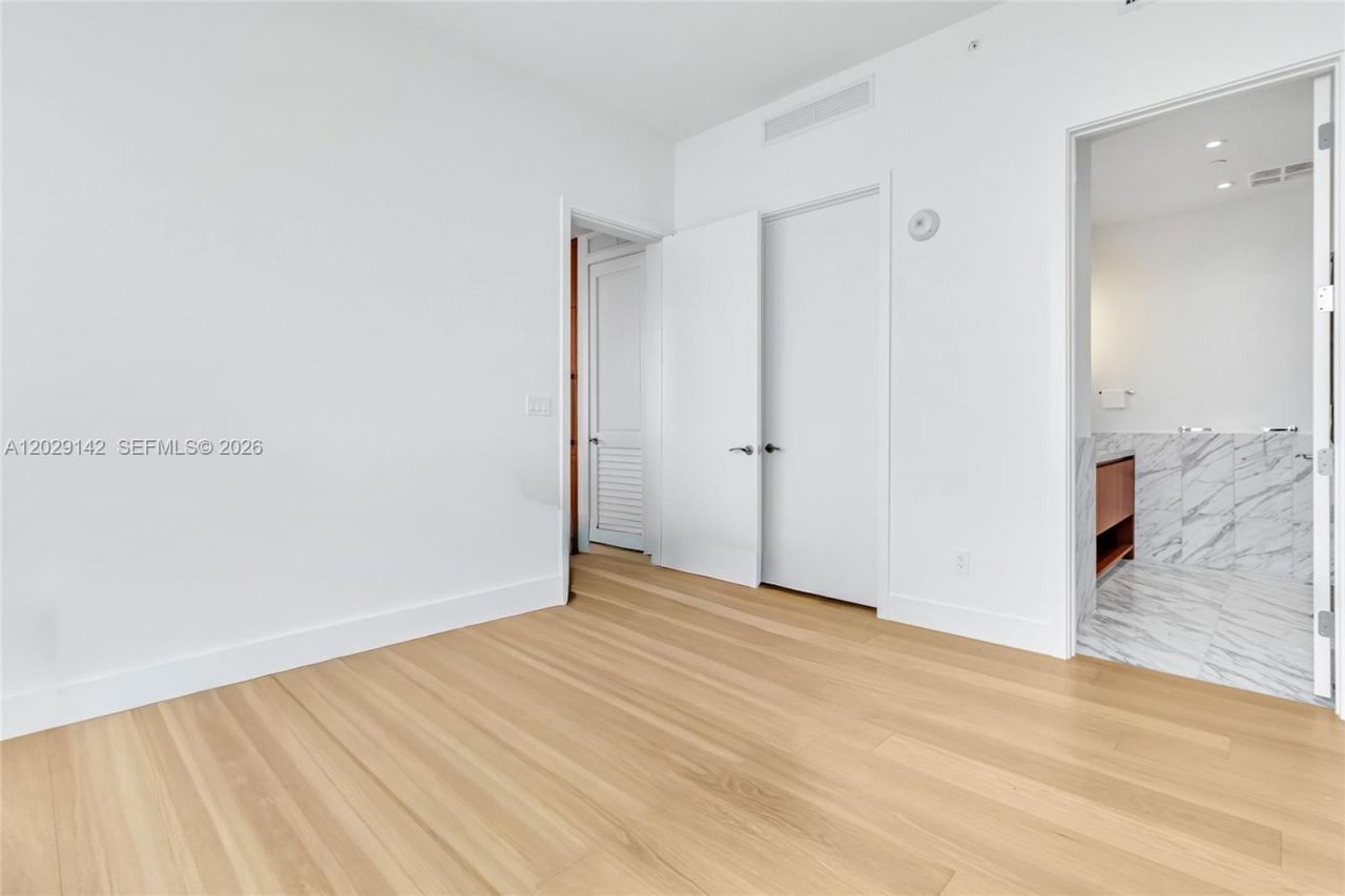 175 SE 25 Rd, Unit 1103, Miami, FL 33129 Photo