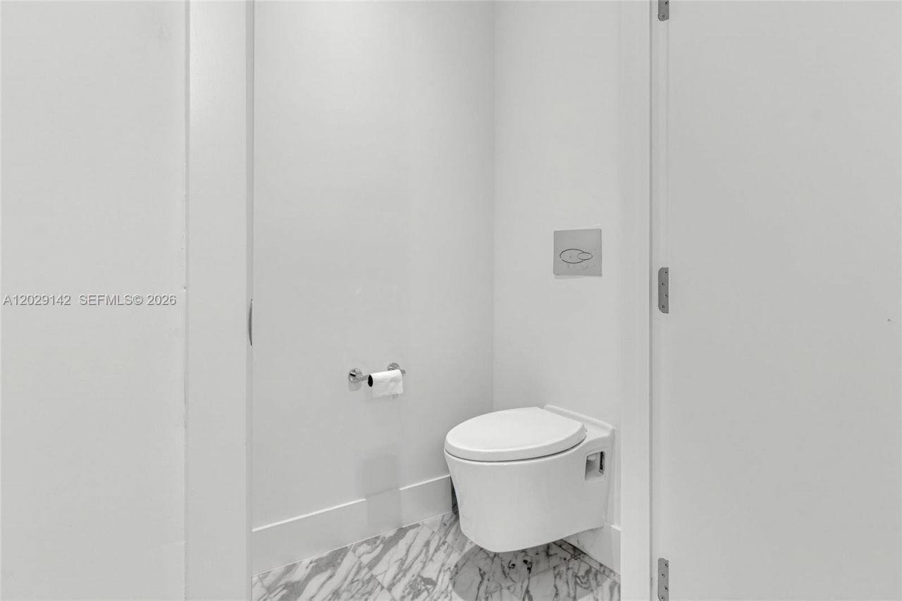 175 SE 25 Rd, Unit 1103, Miami, FL 33129 Photo