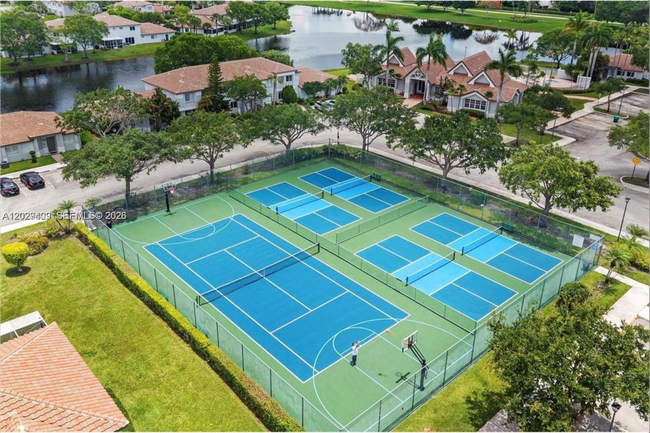 20831 NW 3rd Ct, Pembroke Pines, FL 33029 Photo