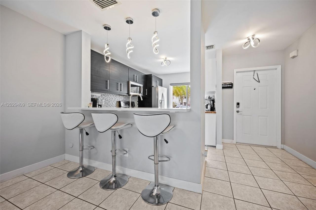 20831 NW 3rd Ct, Pembroke Pines, FL 33029 Photo
