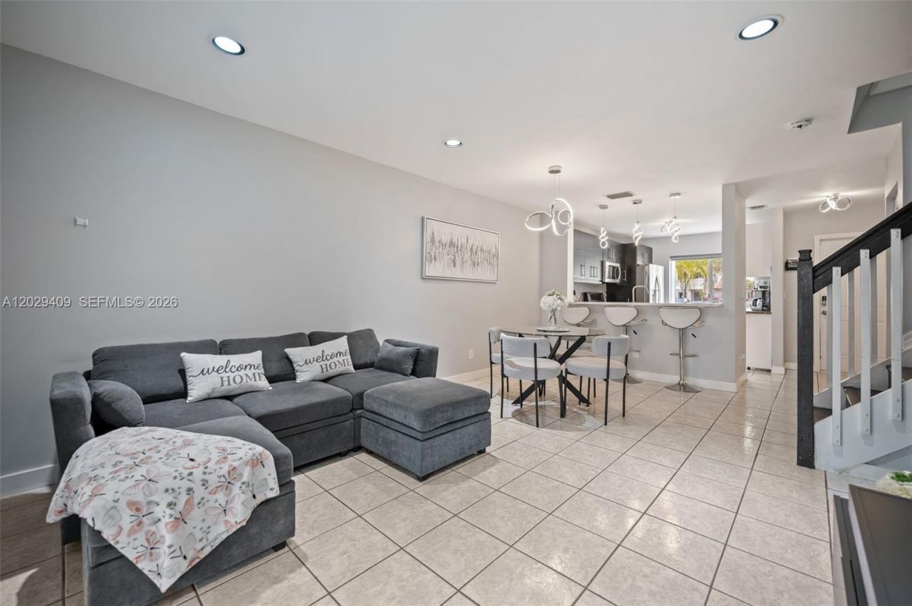 20831 NW 3rd Ct, Pembroke Pines, FL 33029 Photo