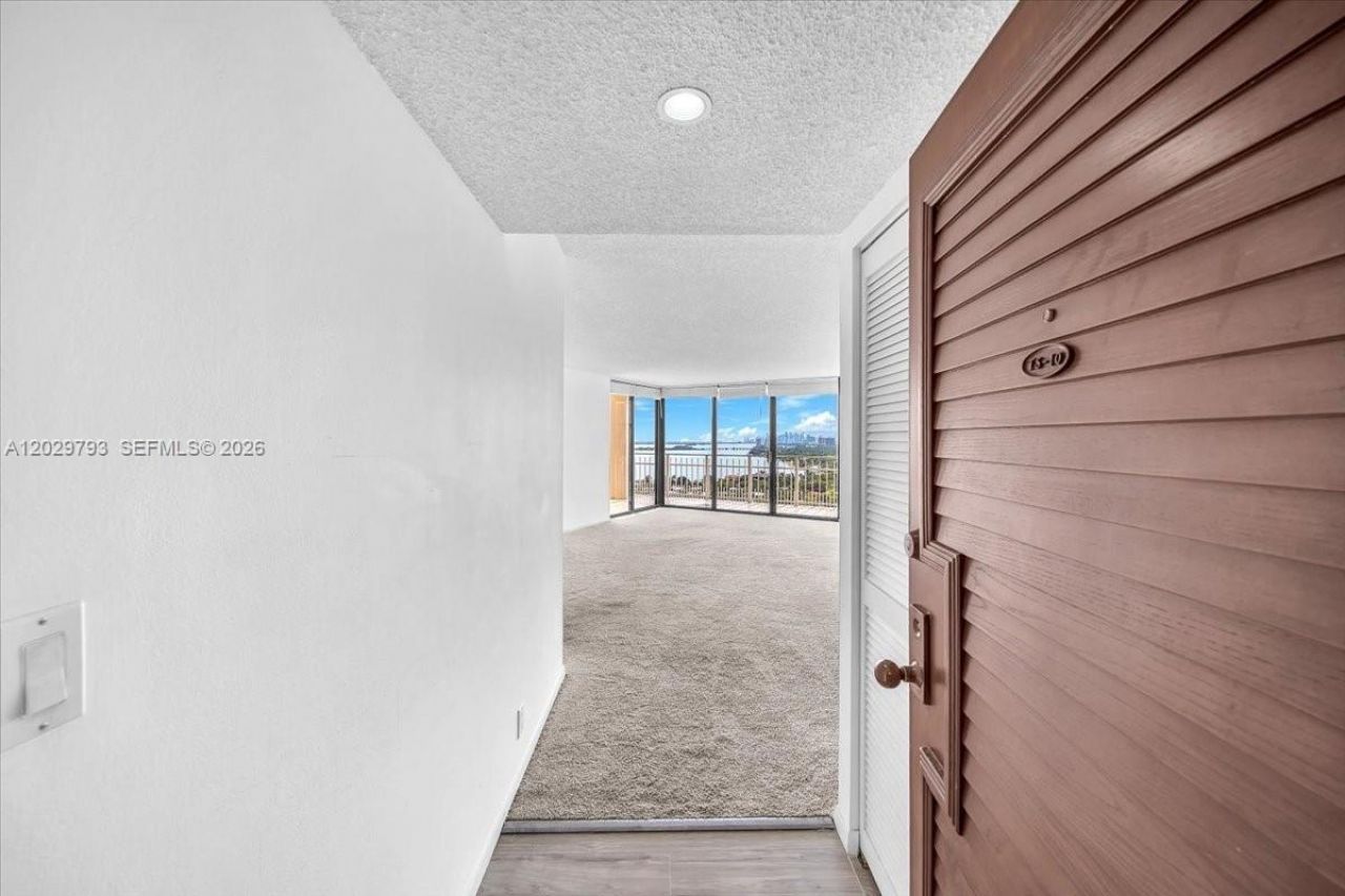 1000 Quayside Ter , Unit TS-10, Miami, FL 33138 Photo