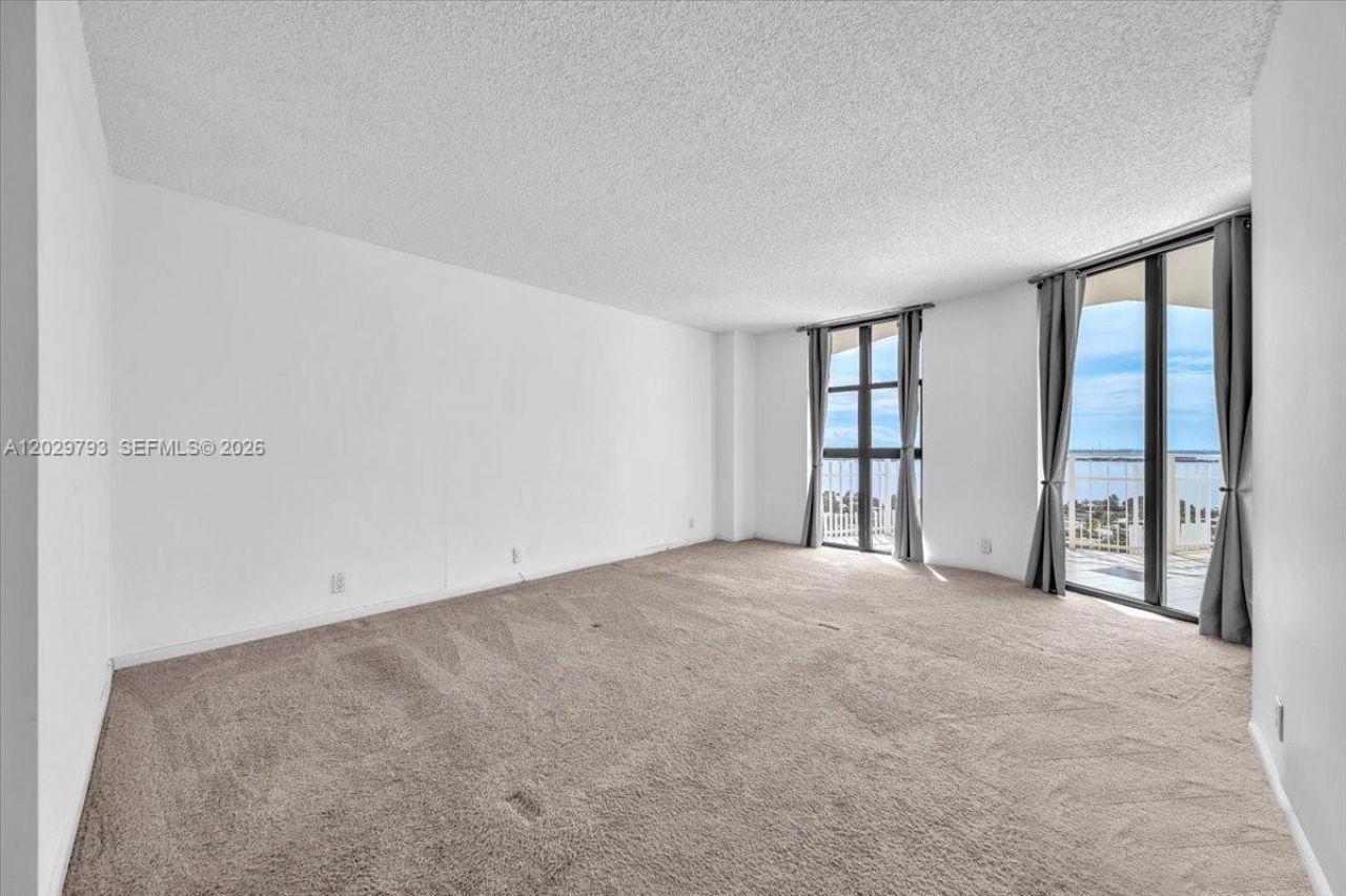 1000 Quayside Ter , Unit TS-10, Miami, FL 33138 Photo