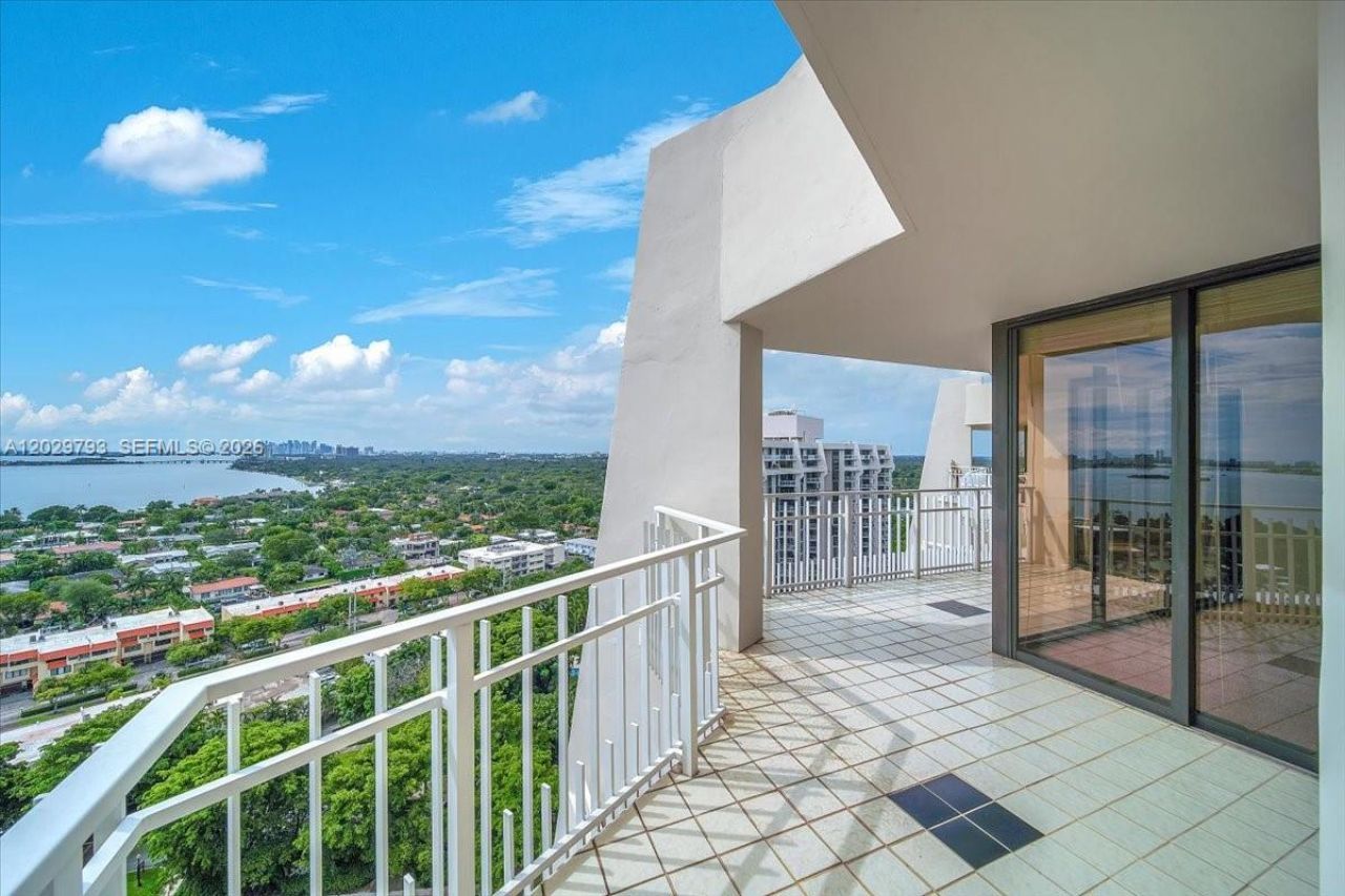1000 Quayside Ter , Unit TS-10, Miami, FL 33138 Photo