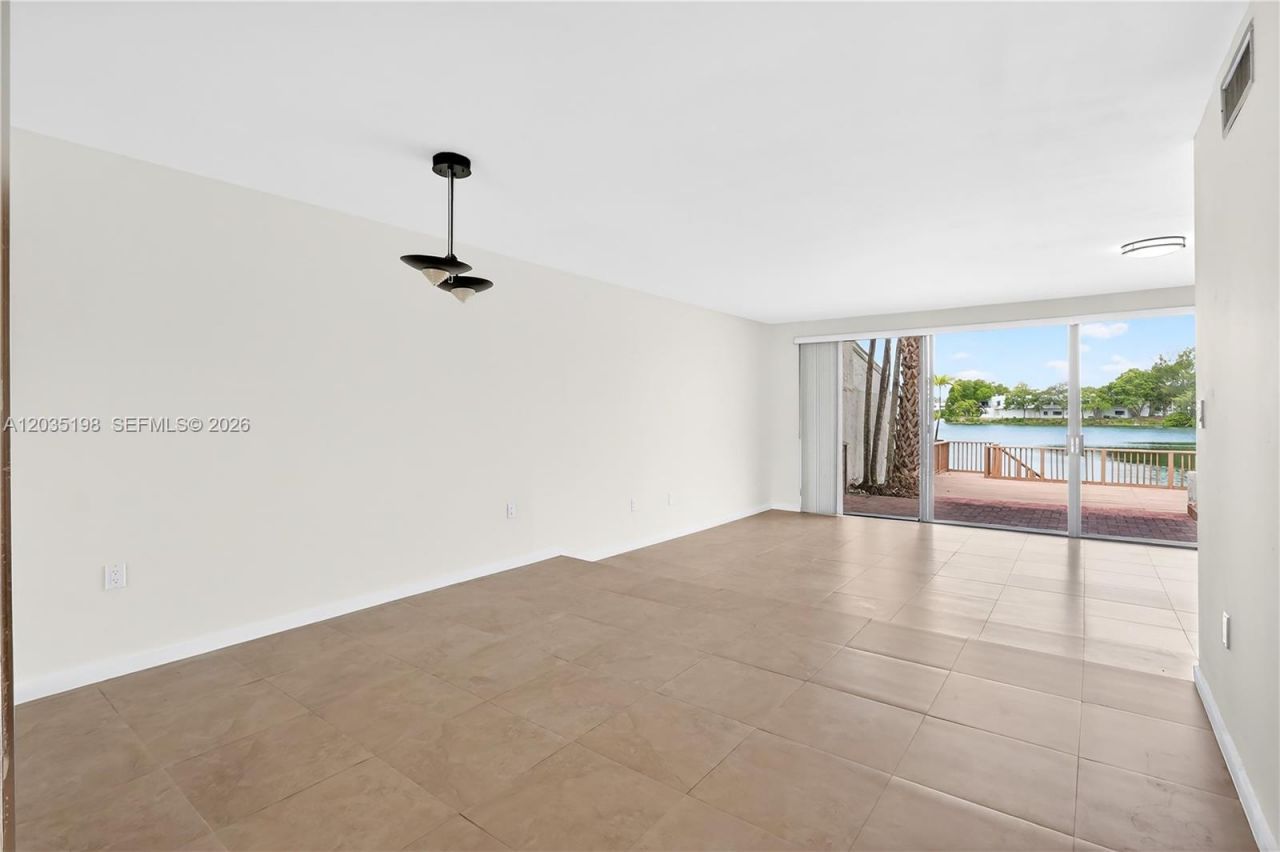 5002 SW 72nd Ave , Miami, FL 33155 Photo