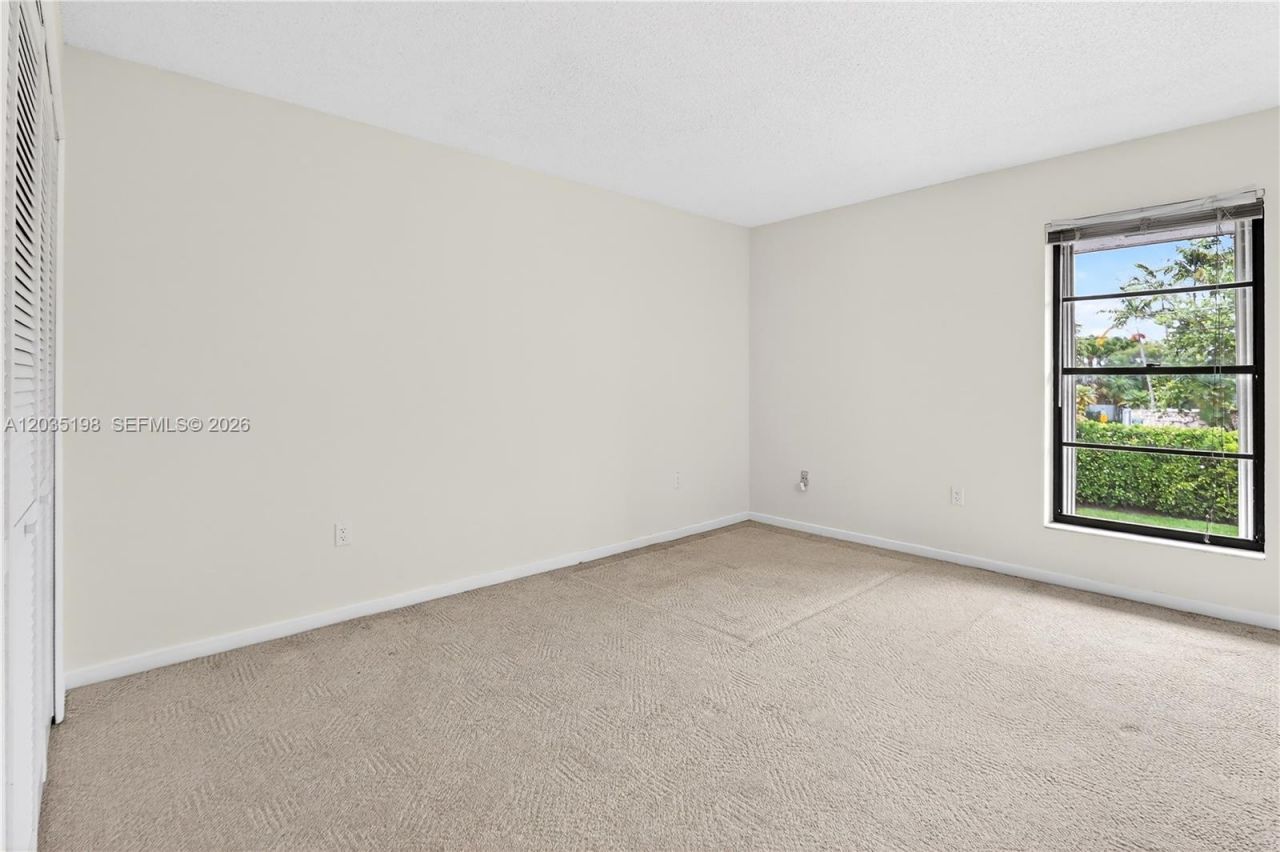 5002 SW 72nd Ave , Miami, FL 33155 Photo