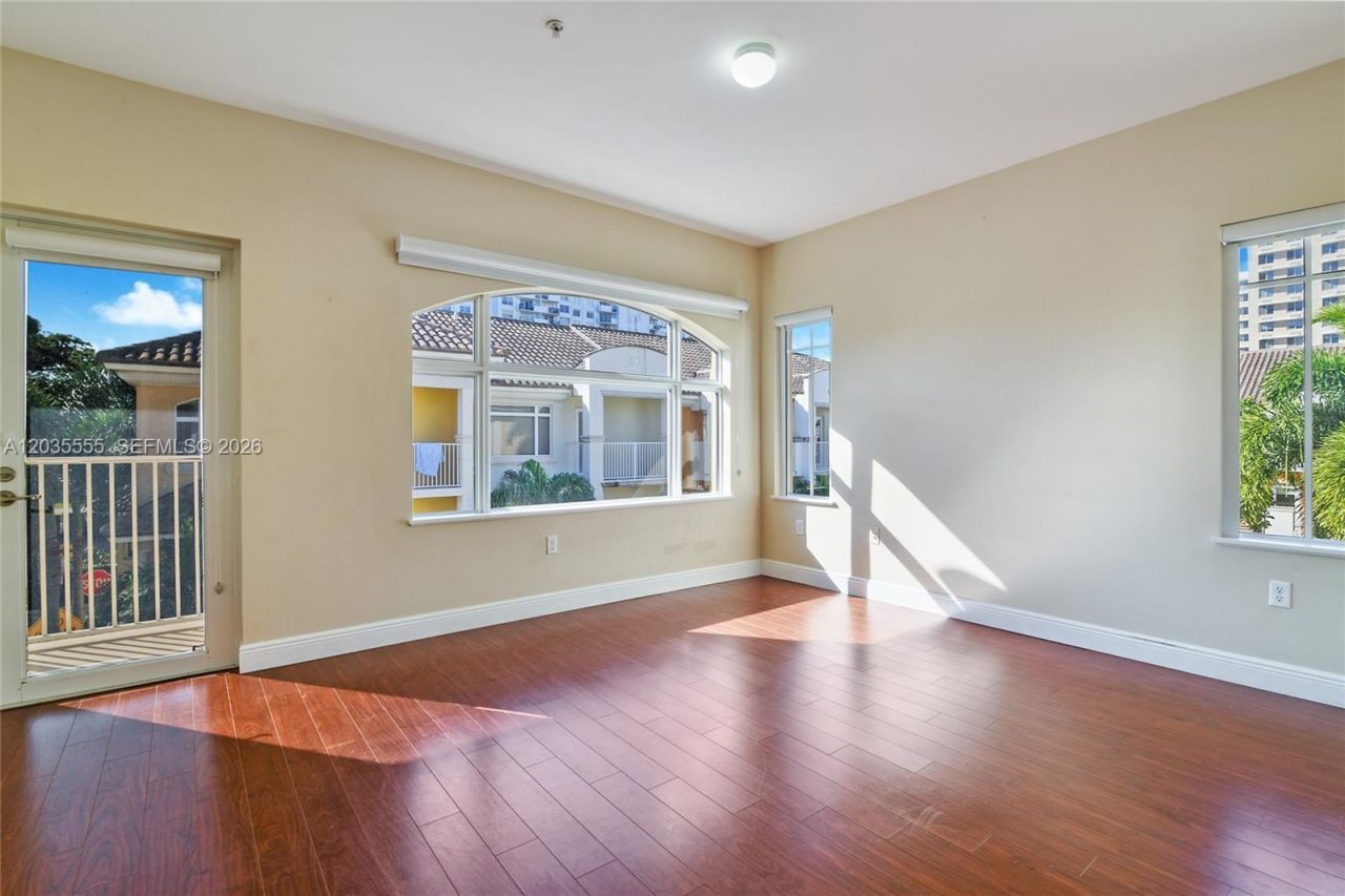 2707 NE 184th Ter , Aventura, FL 33160 Photo
